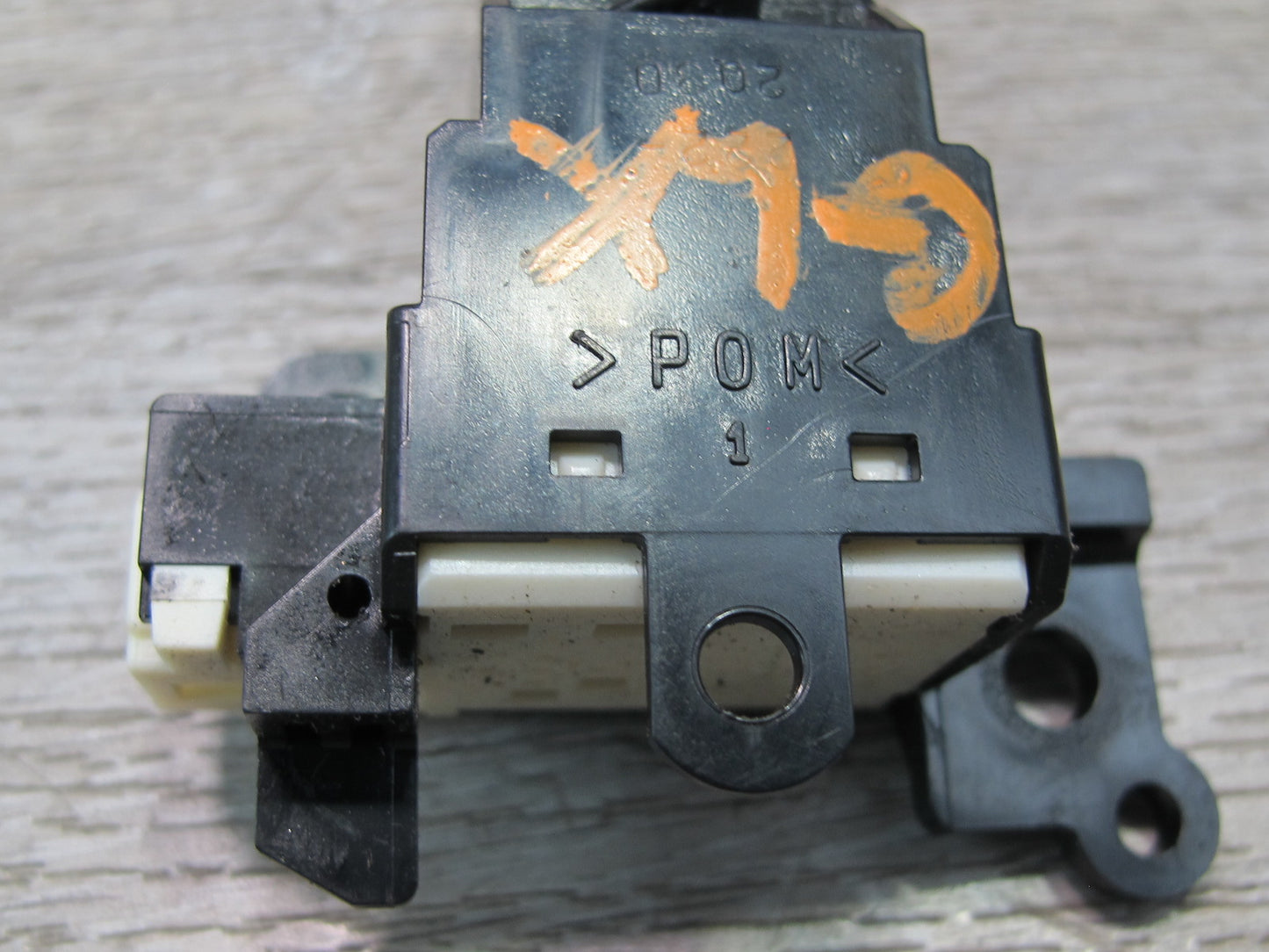 2003-2007 Lexus UZJ100L LX470 Steering Column Cruise Control Switch