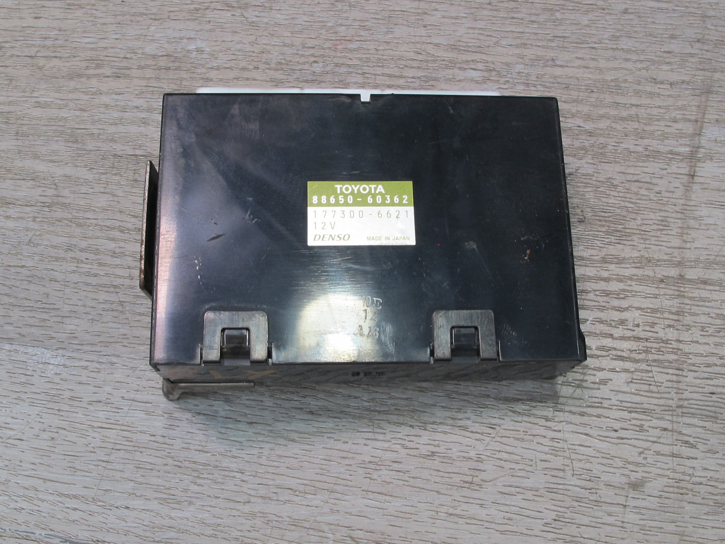 2003-2007 Lexus UZJ100L LX470 Rear A/C Air Condition Amplifier 88650-60362