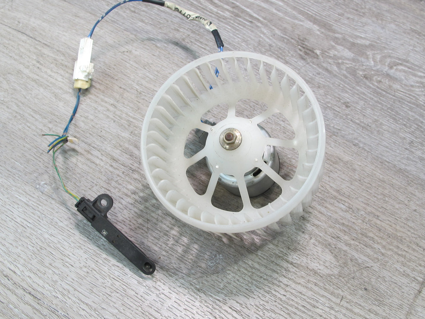 1998-2007 Lexus J100 LX470 Heater Hvac Blower Motor Fan 062500-7040