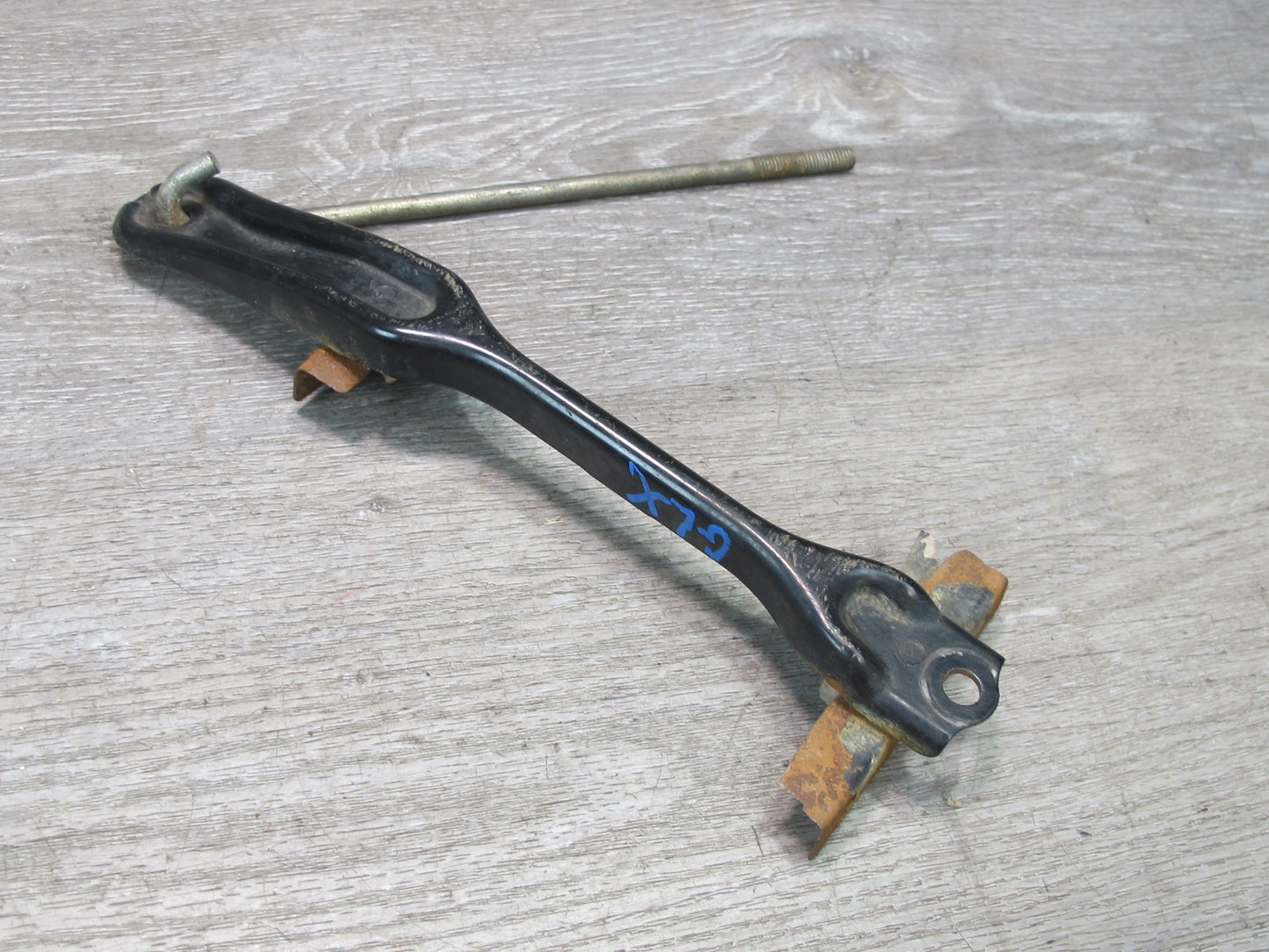 2003-2007 Lexus UZJ100L LX470 Battery Tray Bracket Support Set