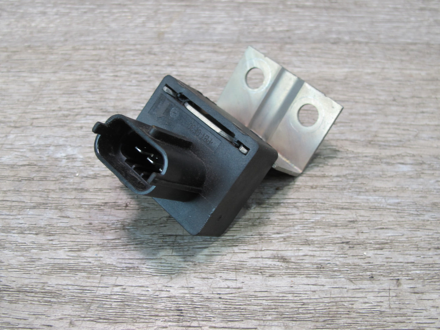 2017-2020 Maserati Levante M161 Rear Acceleration Sensor 670005813