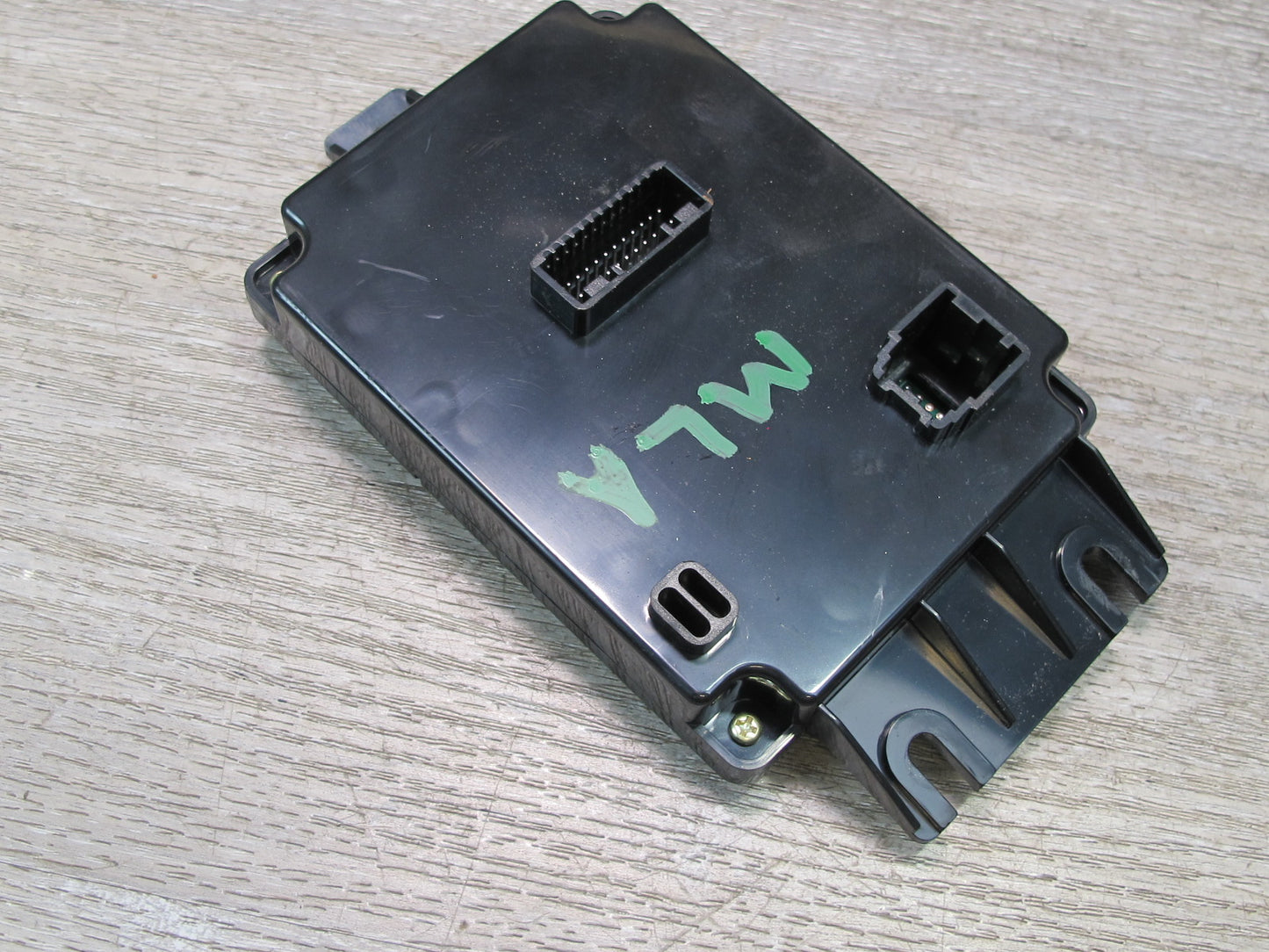 2017-2020 Maserati Levante M161 A/C Air Condition Control Module 6701003460