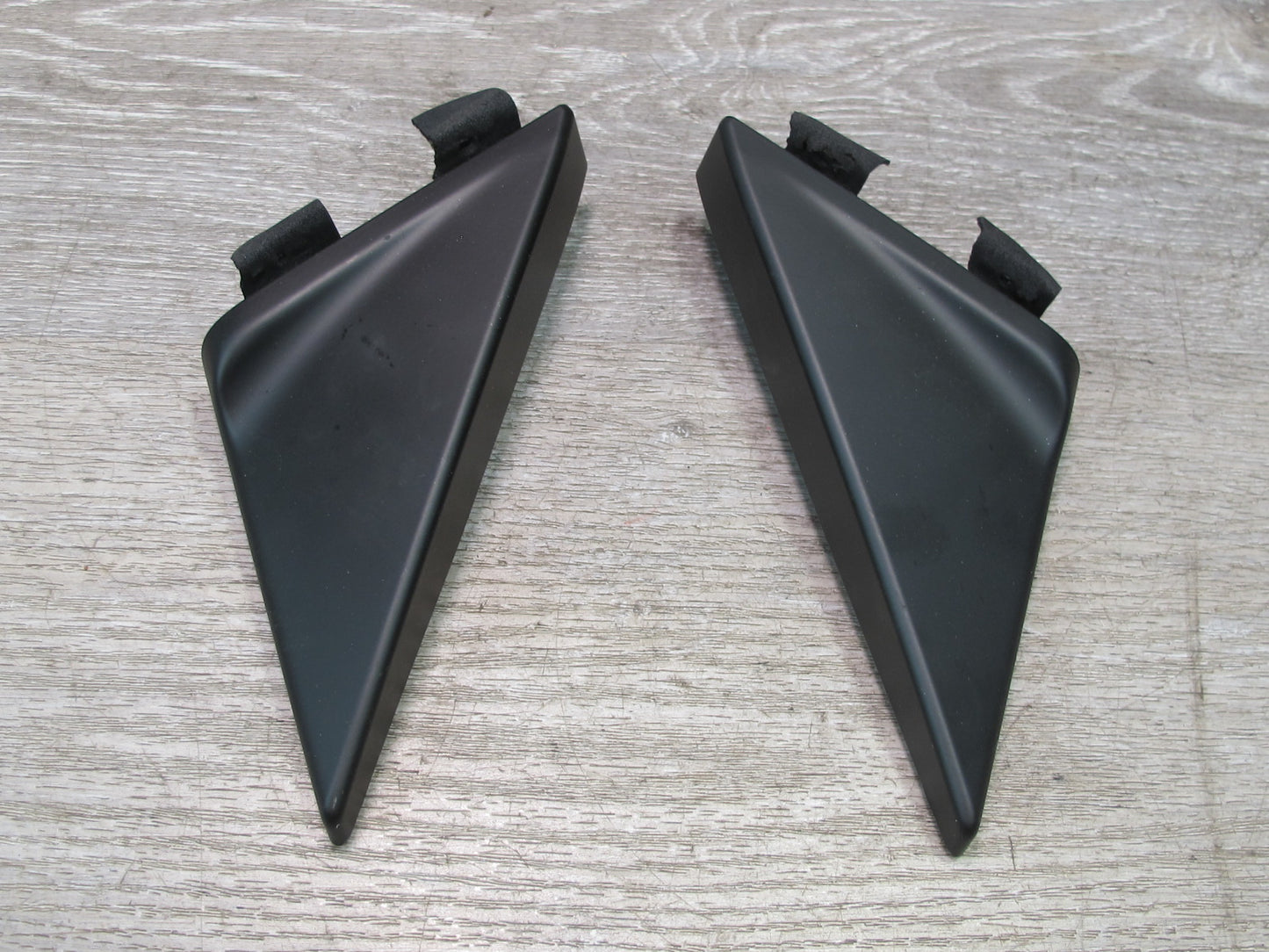 2017-2020 Maserati Levante M161 Front Door Interior Corner Trim Cover Panel Set