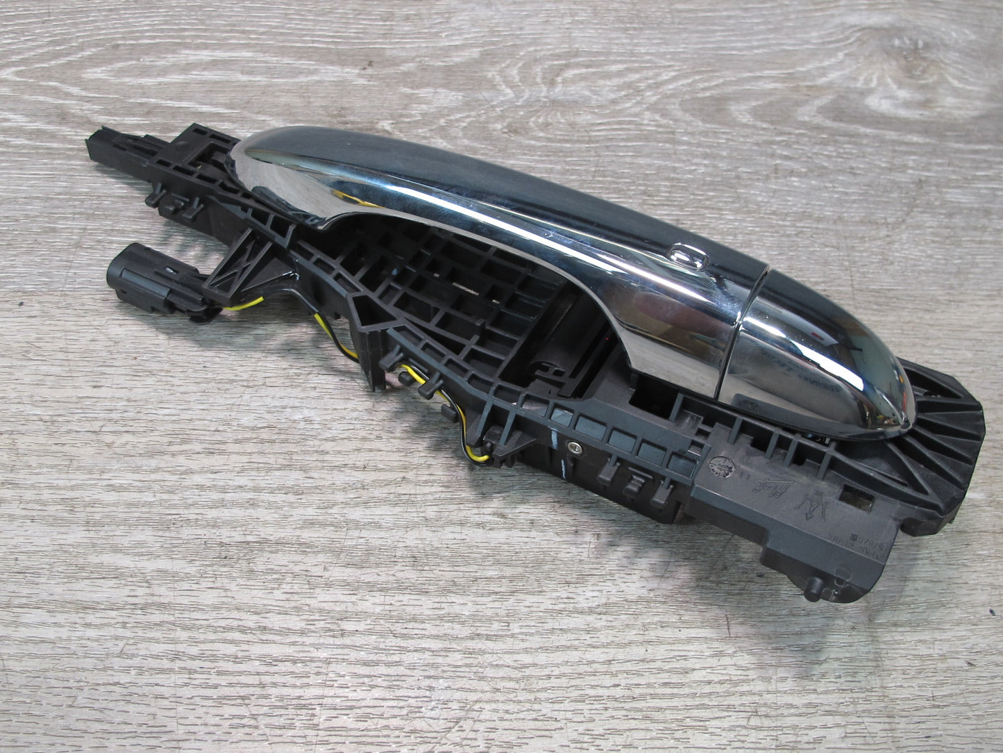 2017-2020 Maserati Levante M161 Rear Left Door Exterior Handle w Keyless Entry