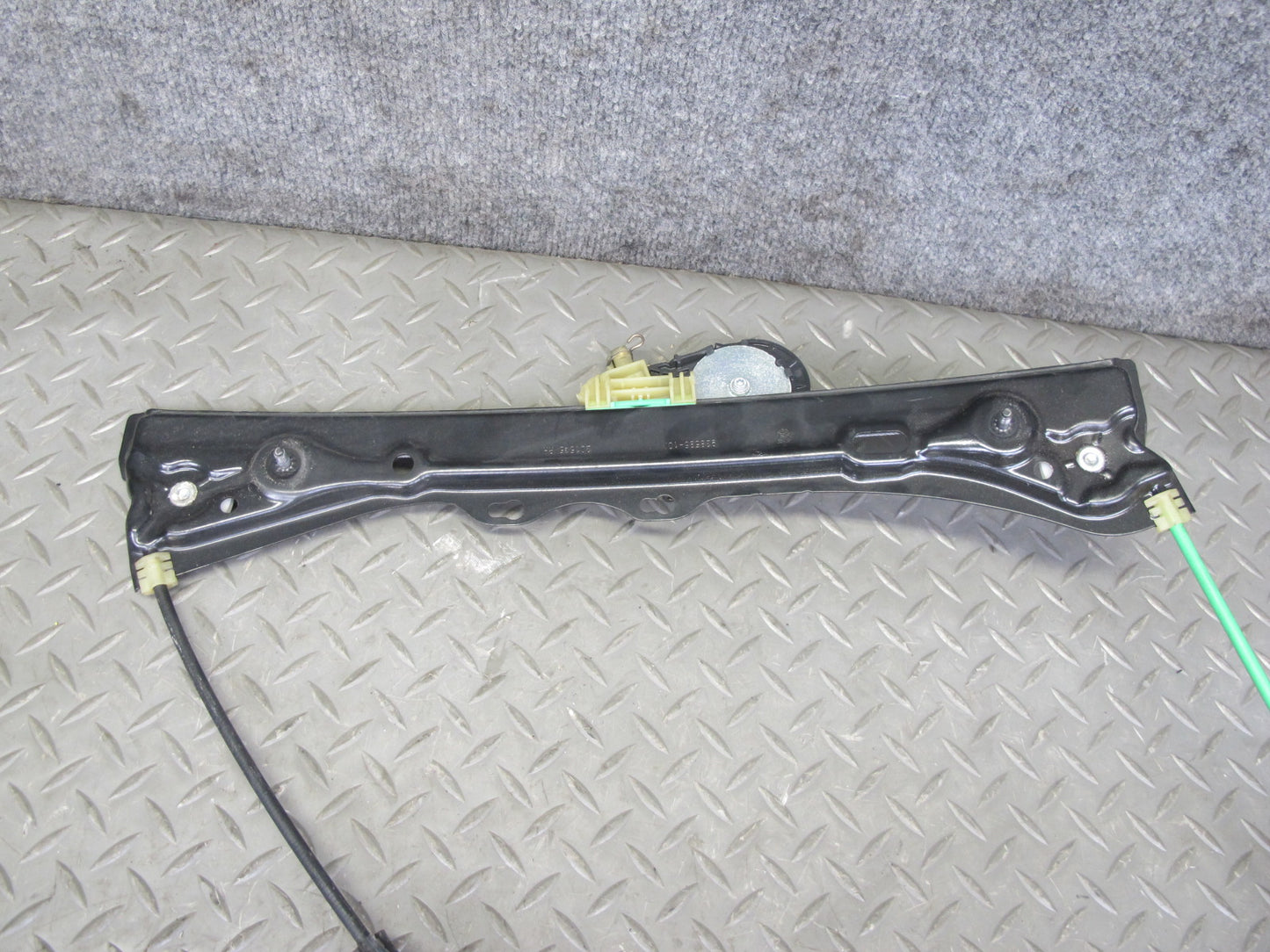 2015-2020 BMW F32 F33 F82 F83 Right Door Window Regulator w Motor 7352748