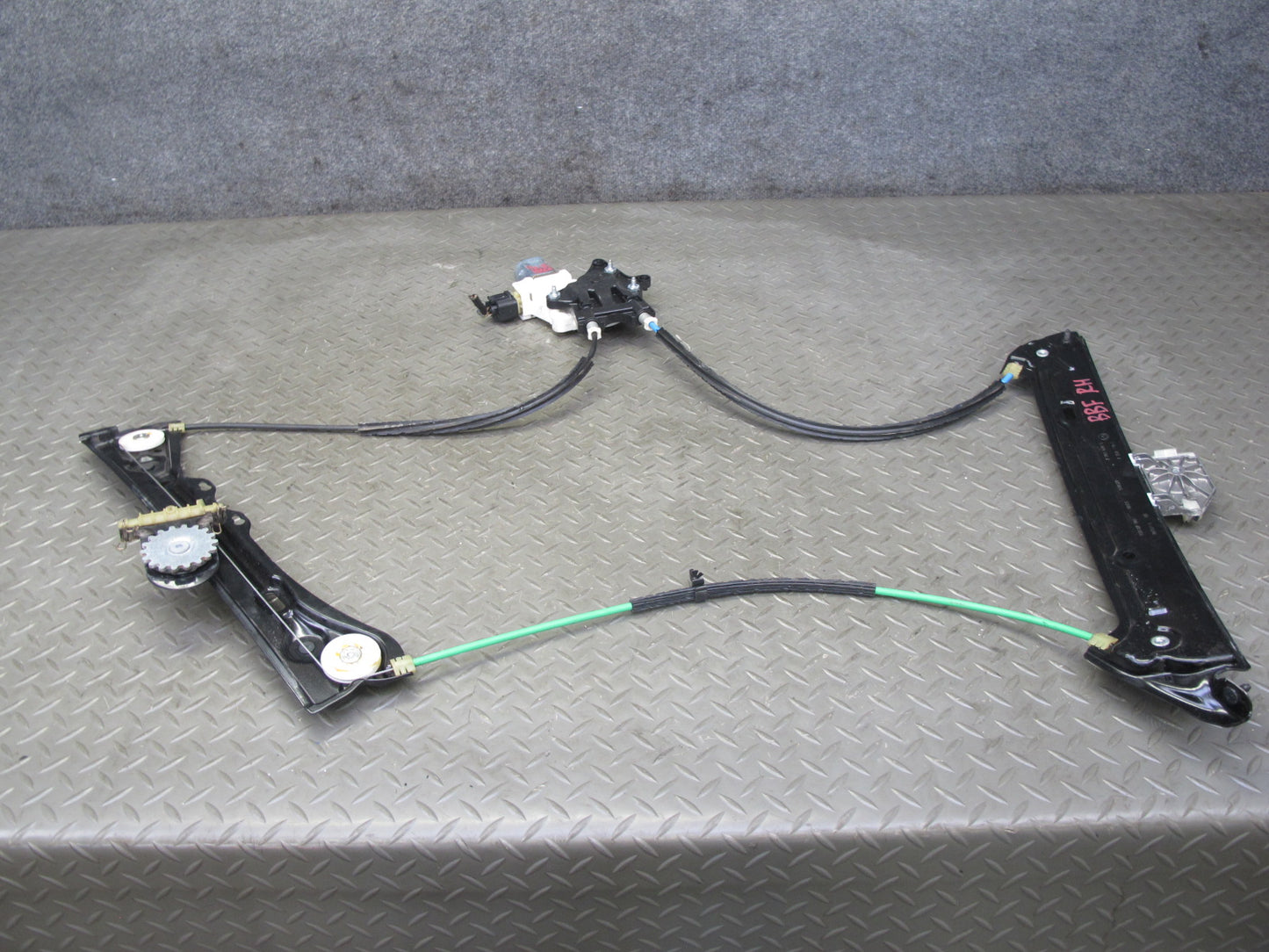 2015-2020 BMW F32 F33 F82 F83 Right Door Window Regulator w Motor 7352748