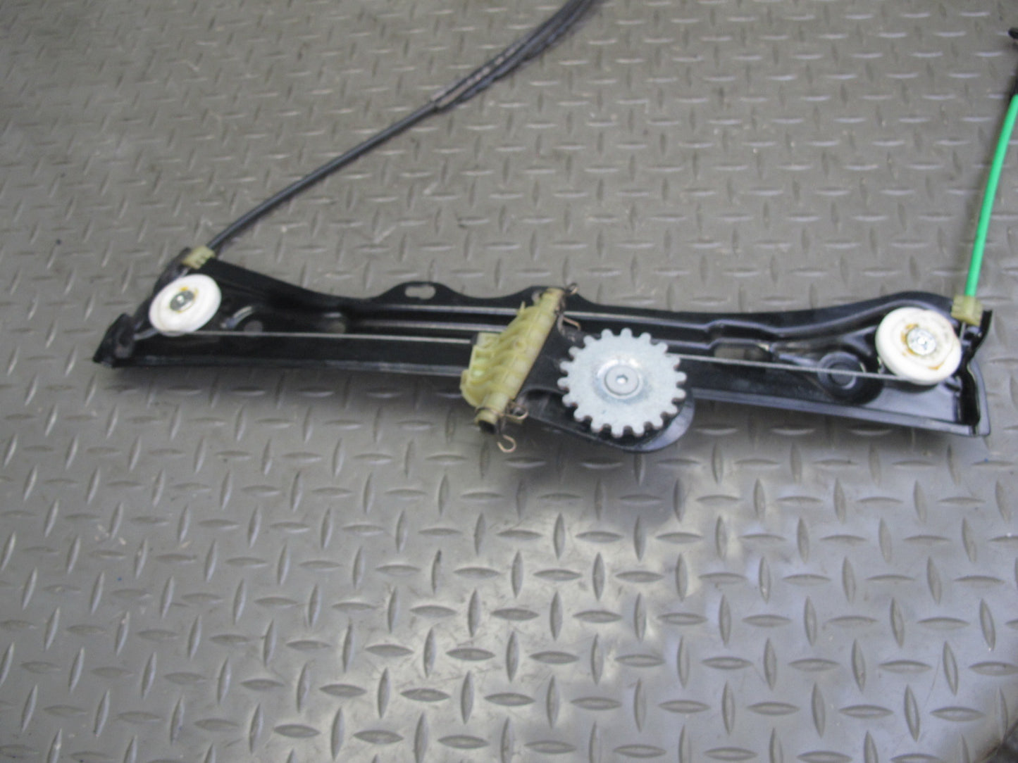 2015-2020 BMW F32 F33 F82 F83 Right Door Window Regulator w Motor 7352748