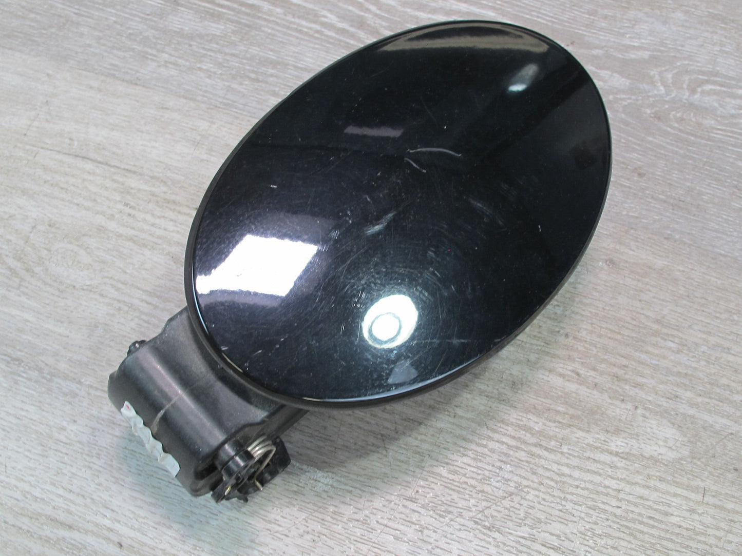 2017-2020 Maserati Levante M161 Fuel Tank Filler Door Lid Cover Actuator Housing