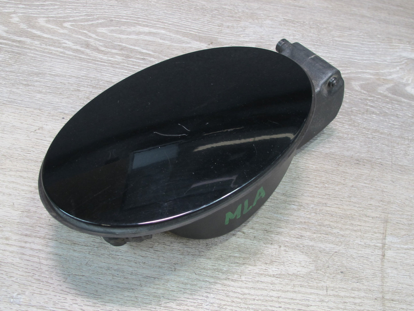 2017-2020 Maserati Levante M161 Fuel Tank Filler Door Lid Cover Actuator Housing