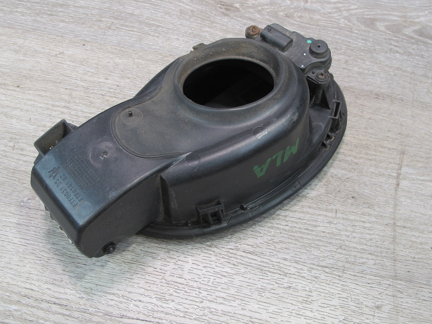 2017-2020 Maserati Levante M161 Fuel Tank Filler Door Lid Cover Actuator Housing
