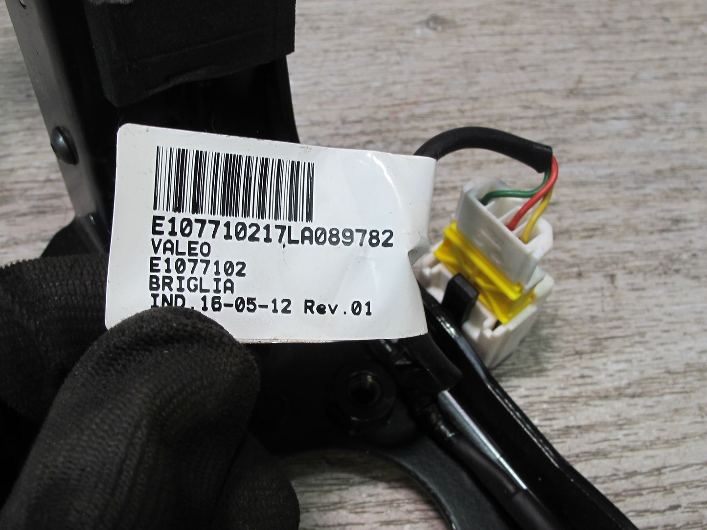2017-2020 Maserati Levante M161 Steering Column Shift Shifter Paddle Switch