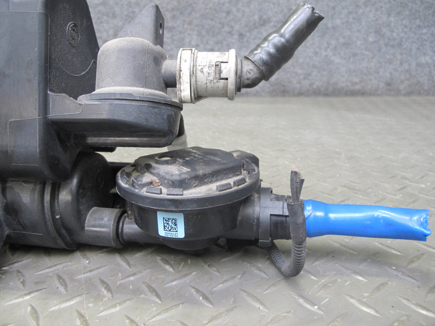 2015-2020 BMW F82 M4 Fuel Evap Vapor Charcoal Canister 7244151