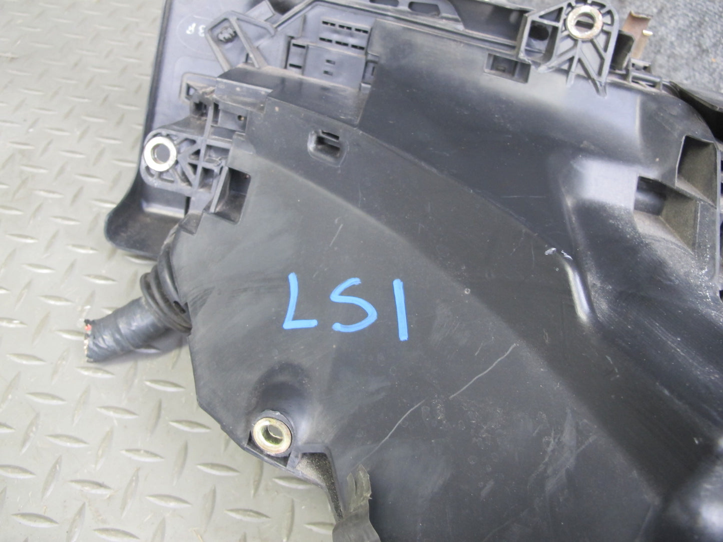 95-97 Lexus UCF20L LS400 Engine Bay Relay Fuse Box w Housing Assembly OEM