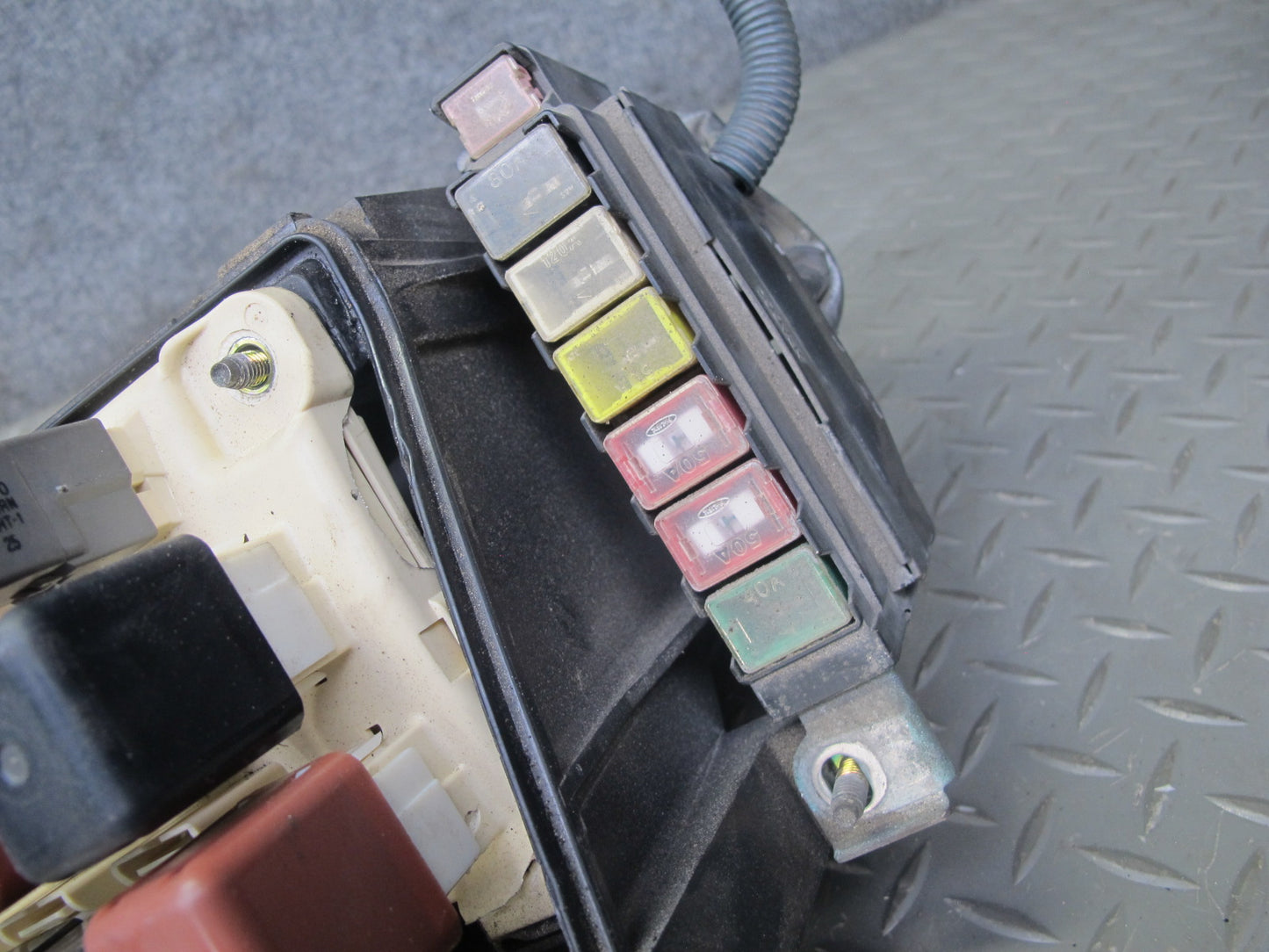 95-97 Lexus UCF20L LS400 Engine Bay Relay Fuse Box w Housing Assembly OEM