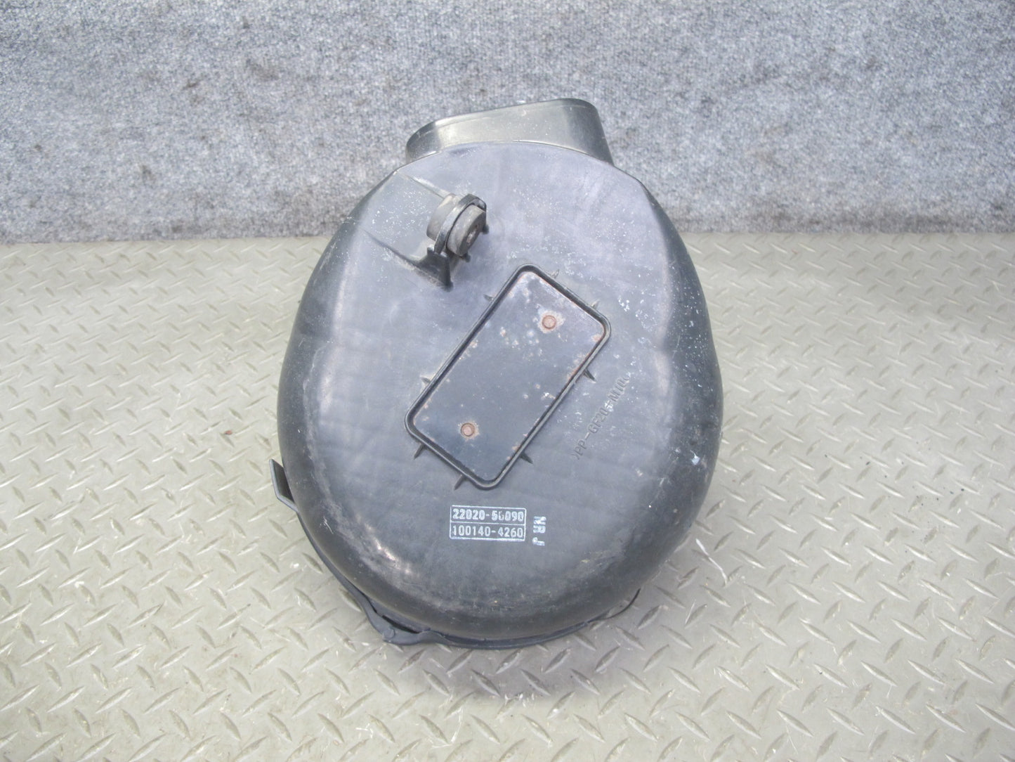 95-97 Lexus LS400 UCF20L Air Intake Cleaner Box Housing 22020-50090 OEM