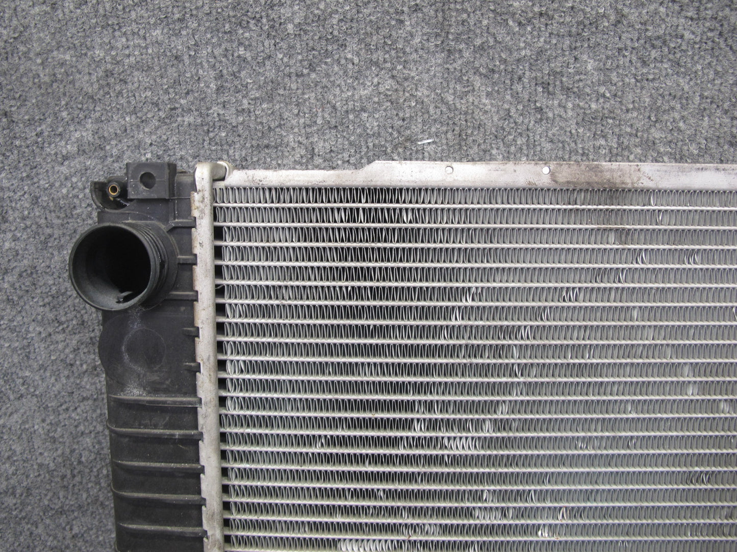 94-95 BMW E34 540i A/T Engine Cooling Radiator Behr