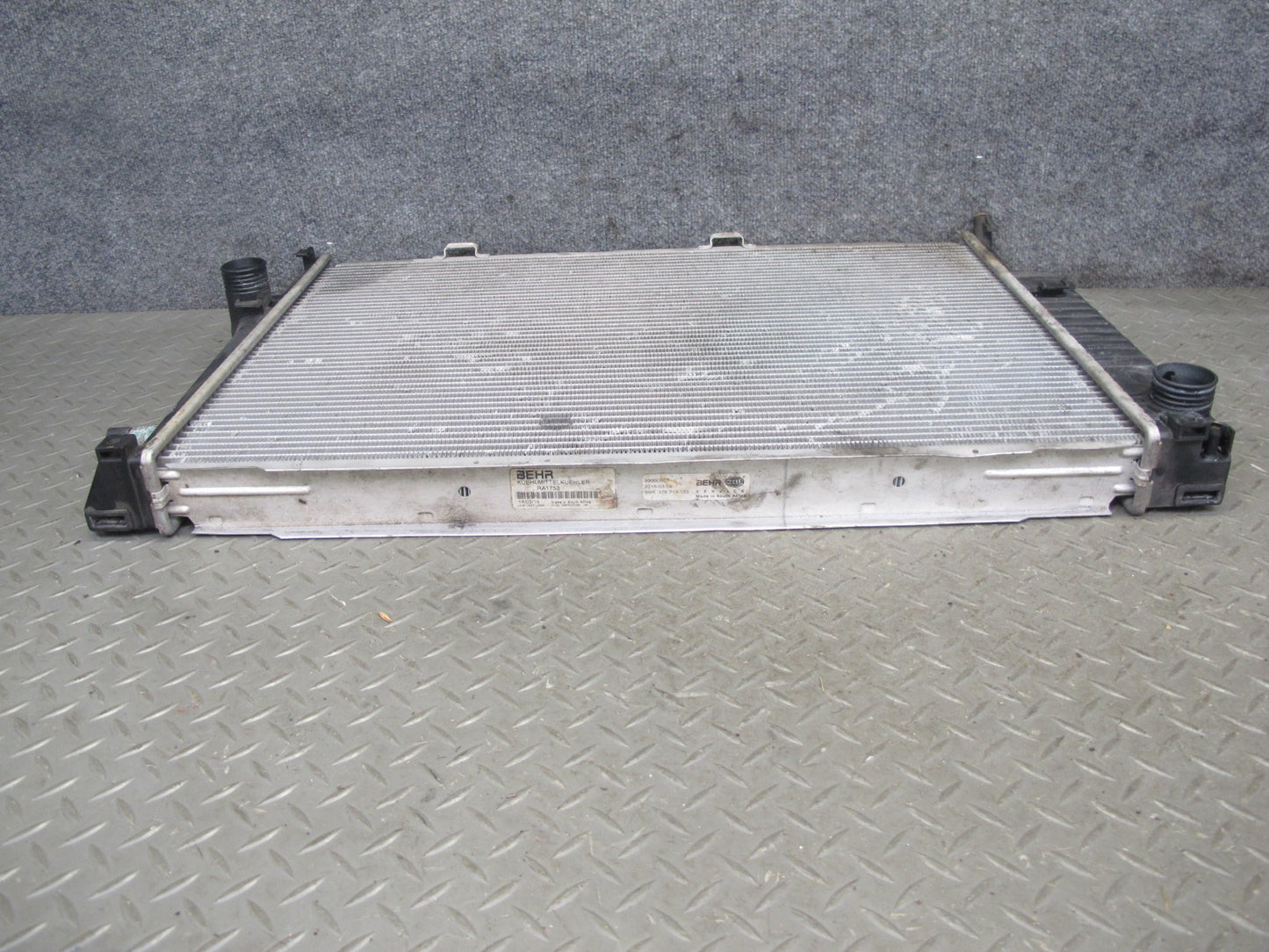 94-95 BMW E34 540i A/T Engine Cooling Radiator Behr