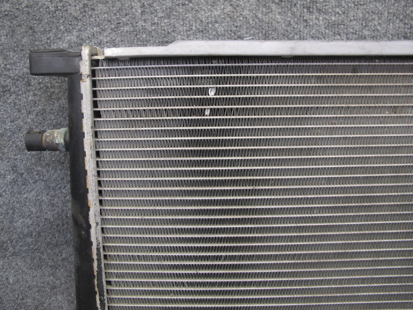 94-95 BMW E34 540i A/T Engine Cooling Radiator Behr