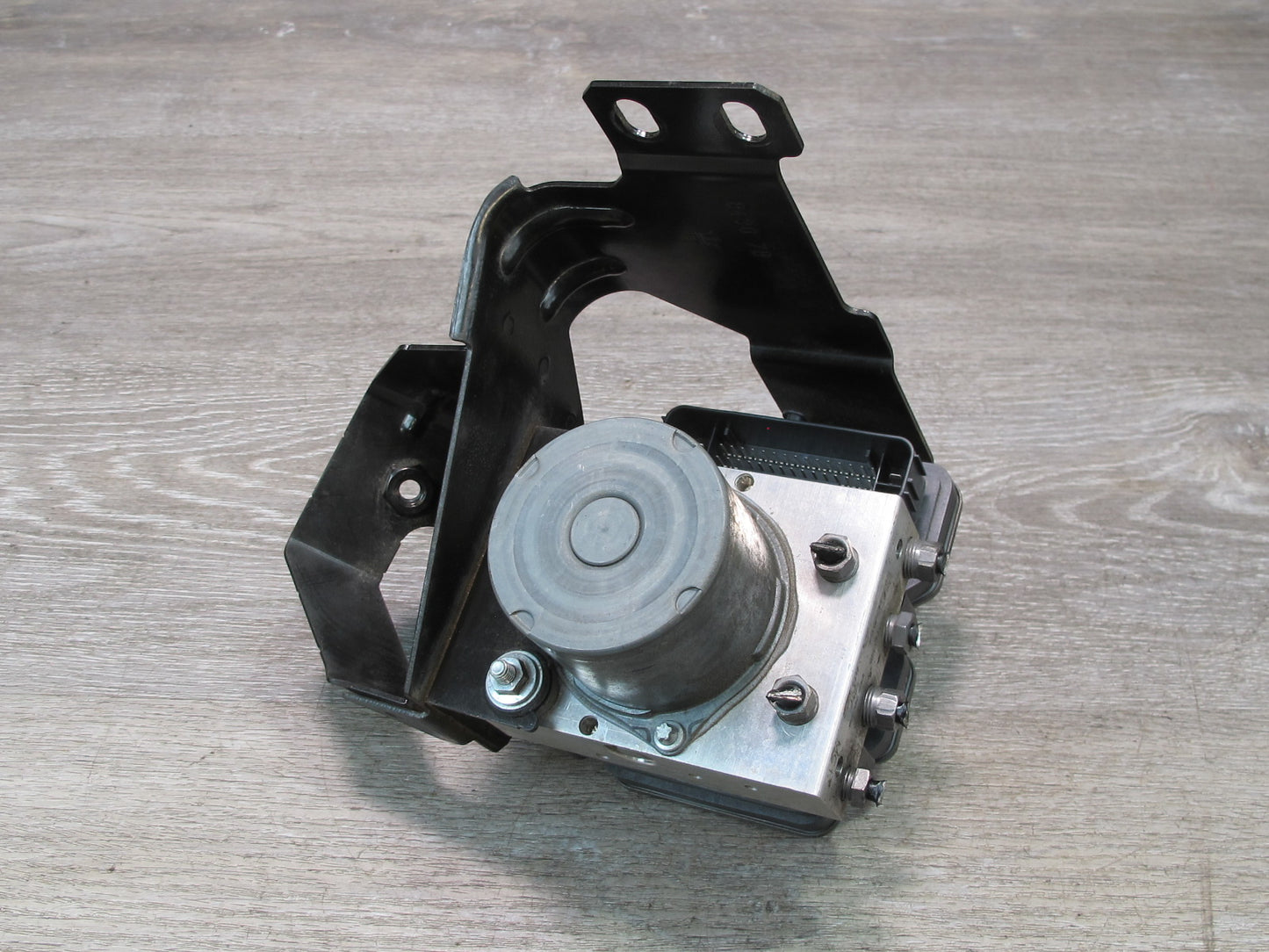2017-2020 Maserati Levante M161 3.0L Anti Lock Brake ABS Pump Module 670035286