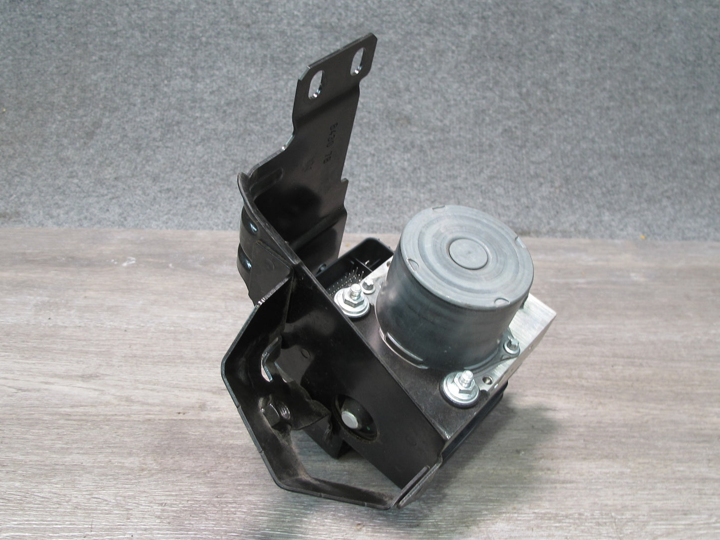 2017-2020 Maserati Levante M161 3.0L Anti Lock Brake ABS Pump Module 670035286