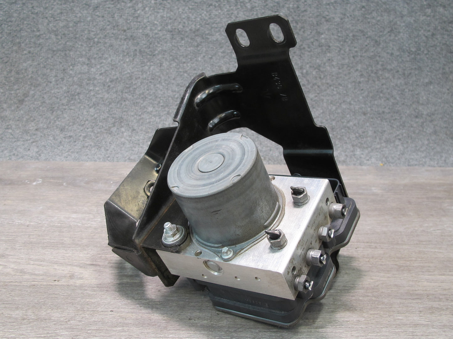 2017-2020 Maserati Levante M161 3.0L Anti Lock Brake ABS Pump Module 670035286
