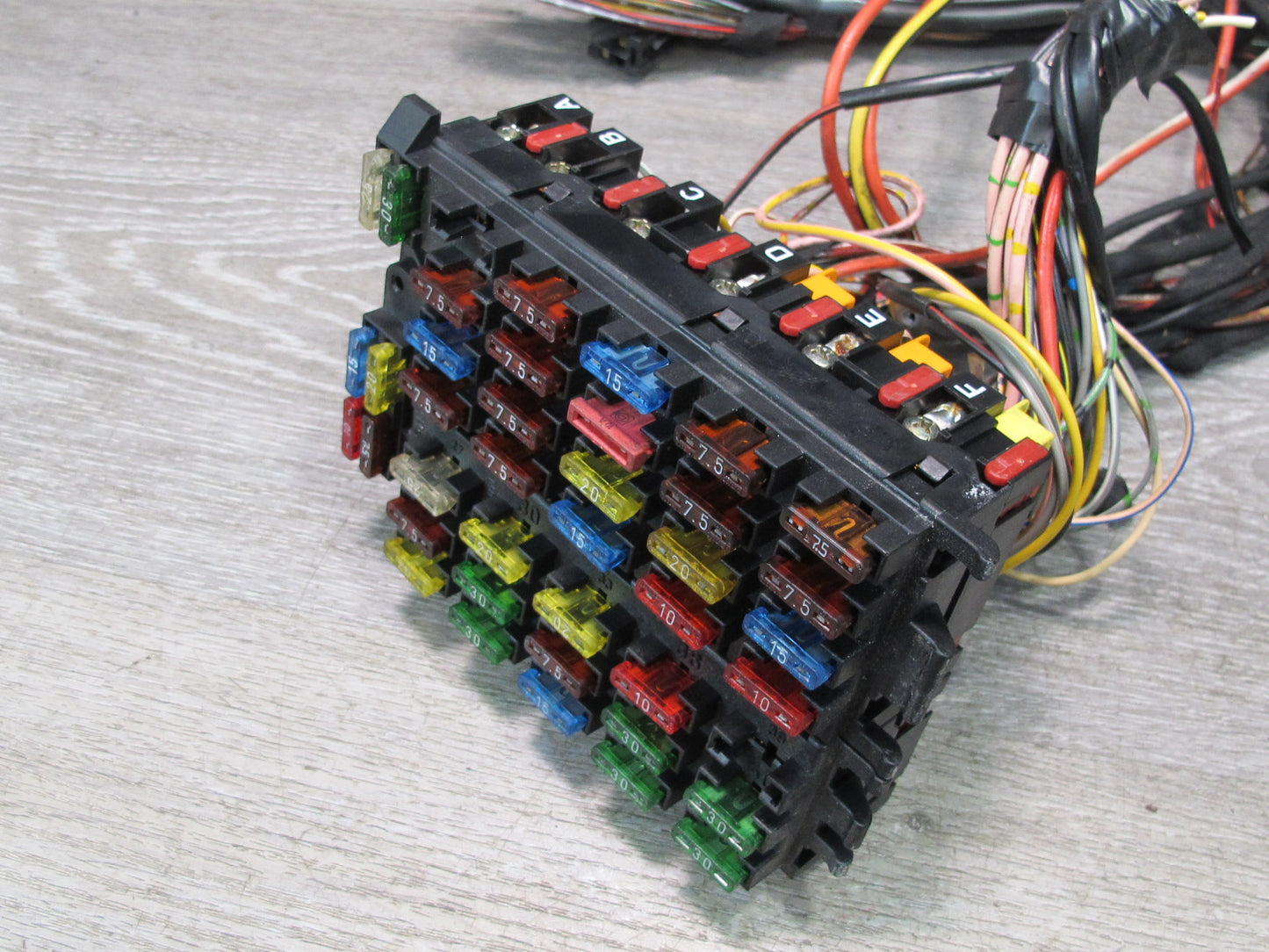 94-99 Mercedes W140 Under Hood Fuse Relay Box Module OEM