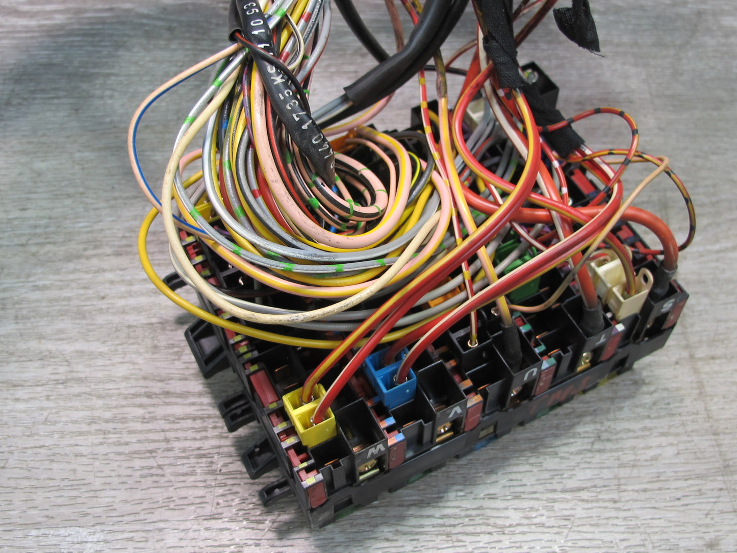 94-99 Mercedes W140 Under Hood Fuse Relay Box Module OEM