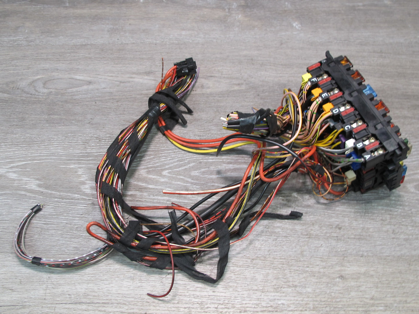 94-99 Mercedes W140 Under Hood Fuse Relay Box Module OEM