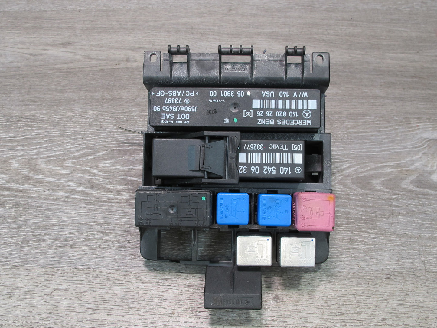 94-99 Mercedes W140 S-class Headlight Blinker Hazard Fuse Relay Box Module OEM