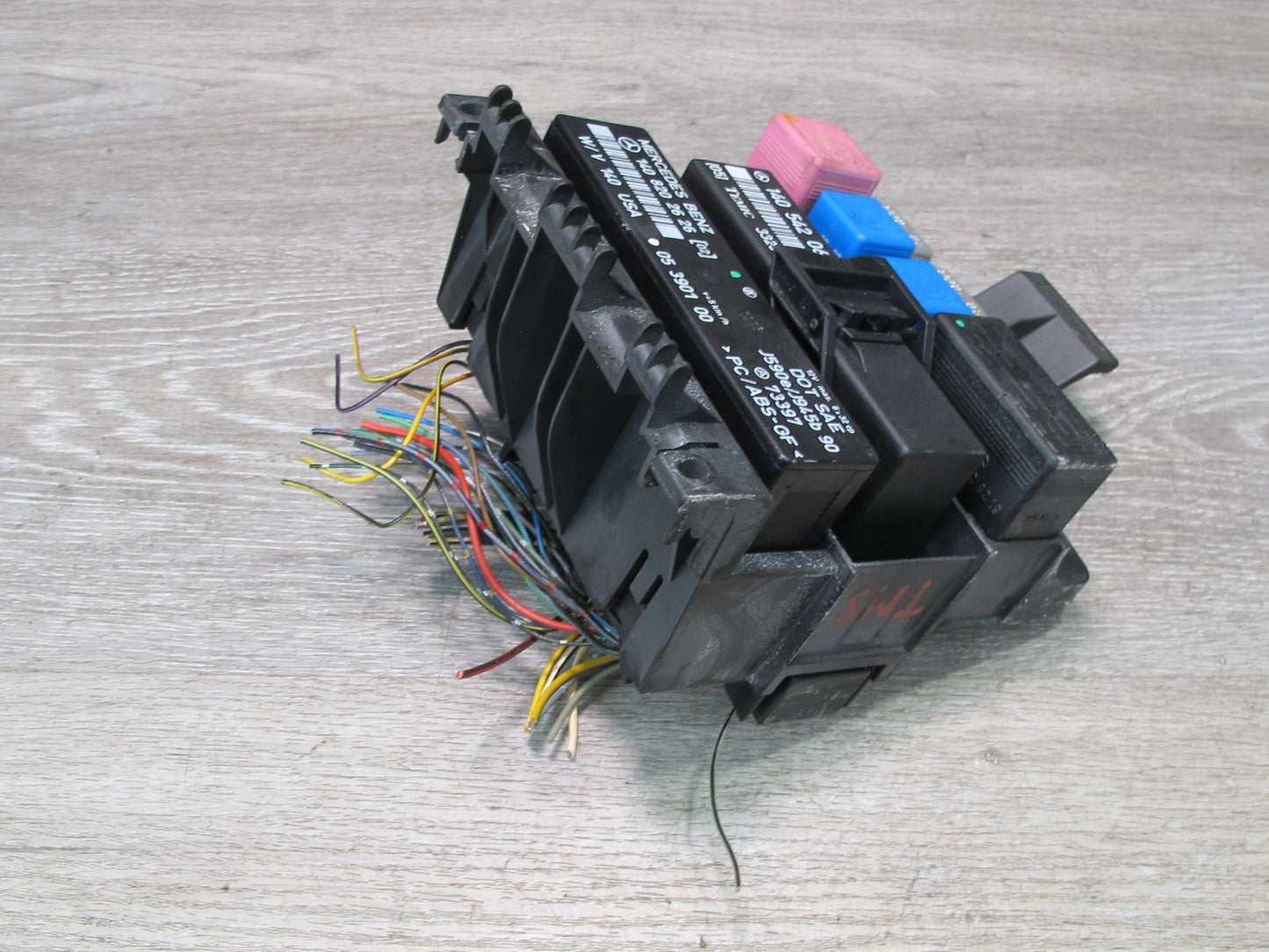 94-99 Mercedes W140 S-class Headlight Blinker Hazard Fuse Relay Box Module OEM