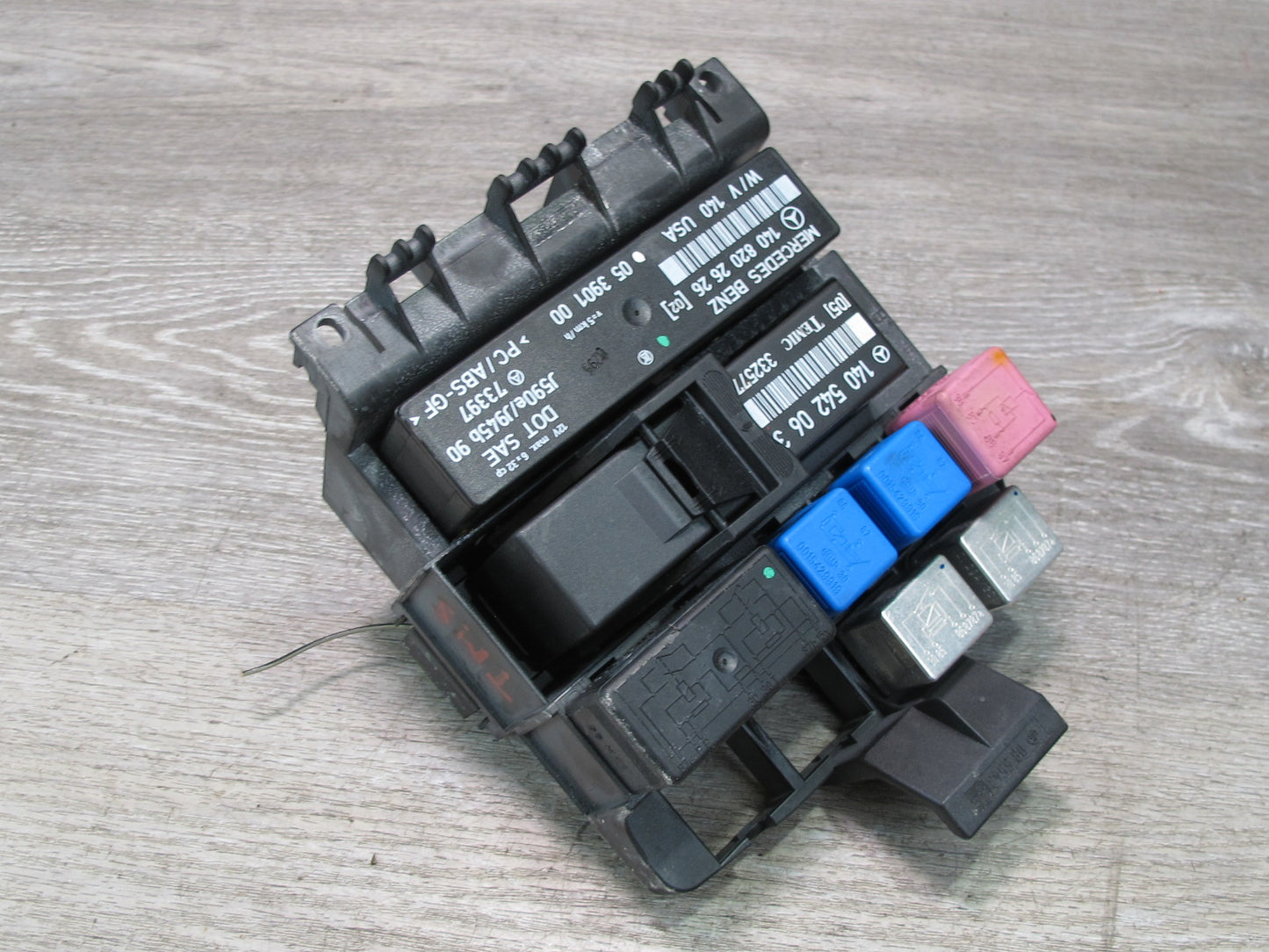 94-99 Mercedes W140 S-class Headlight Blinker Hazard Fuse Relay Box Module OEM