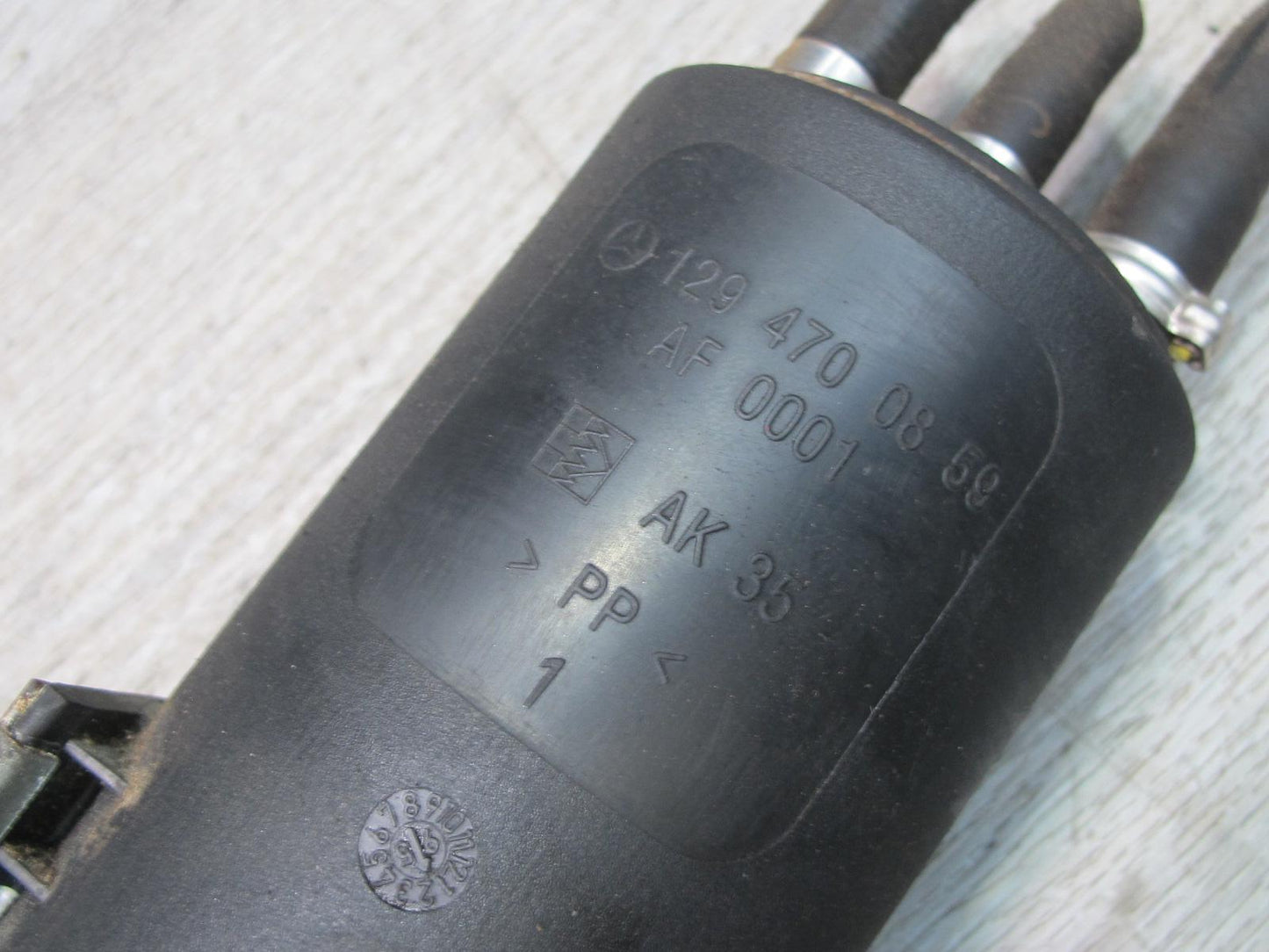 94-95 Mercedes W140 S320 Fuel Evap Vapor Charcoal Canister 1294700859 OEM