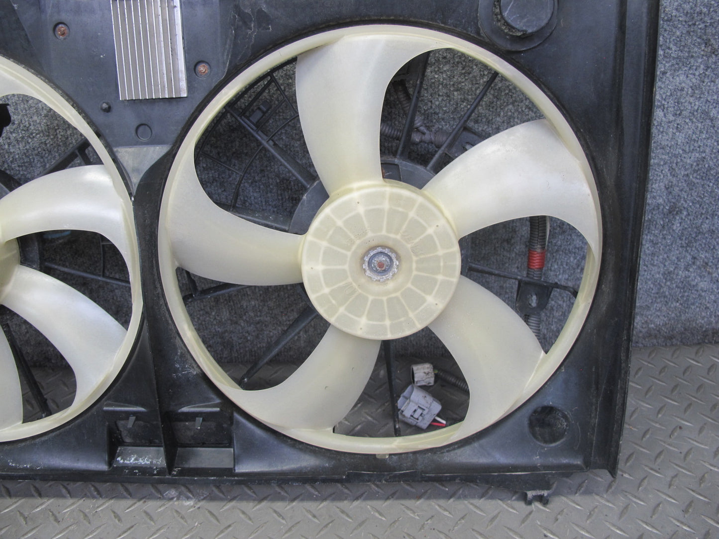 08-16 Lexus UVF46 LS600h AWD Engine Radiator Dual Cooling Fan w Shroud OEM