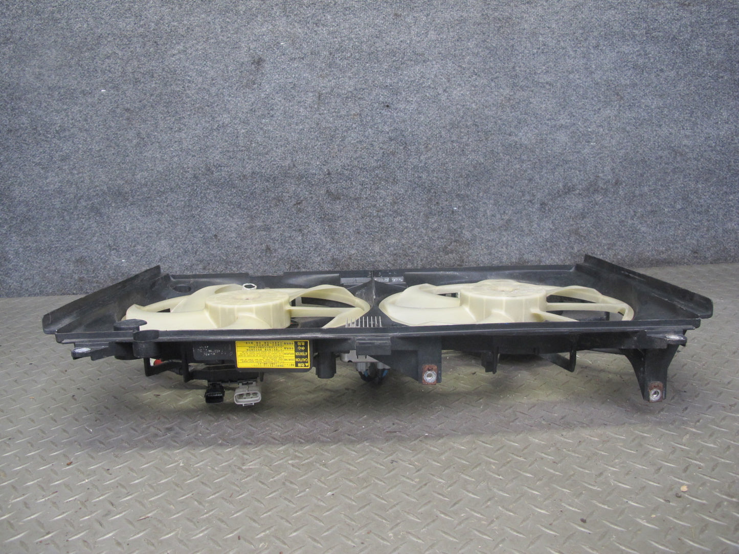 08-16 Lexus UVF46 LS600h AWD Engine Radiator Dual Cooling Fan w Shroud OEM