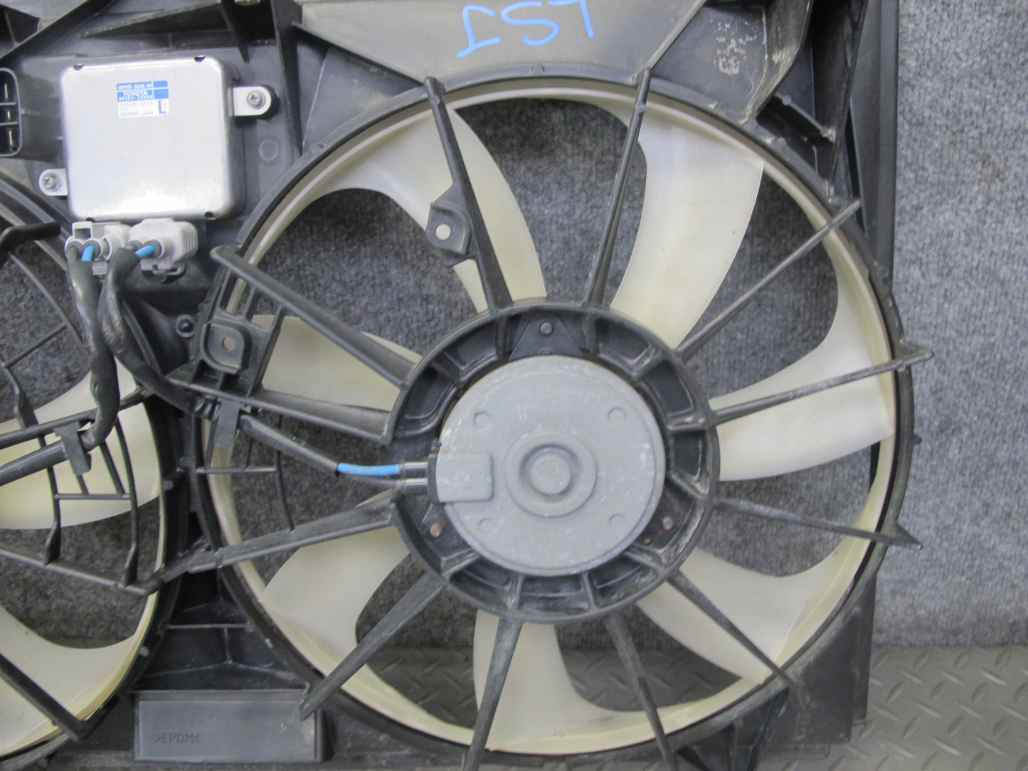 08-16 Lexus UVF46 LS600h AWD Engine Radiator Dual Cooling Fan w Shroud OEM