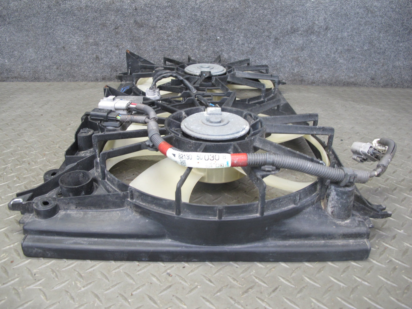 08-16 Lexus UVF46 LS600h AWD Engine Radiator Dual Cooling Fan w Shroud OEM