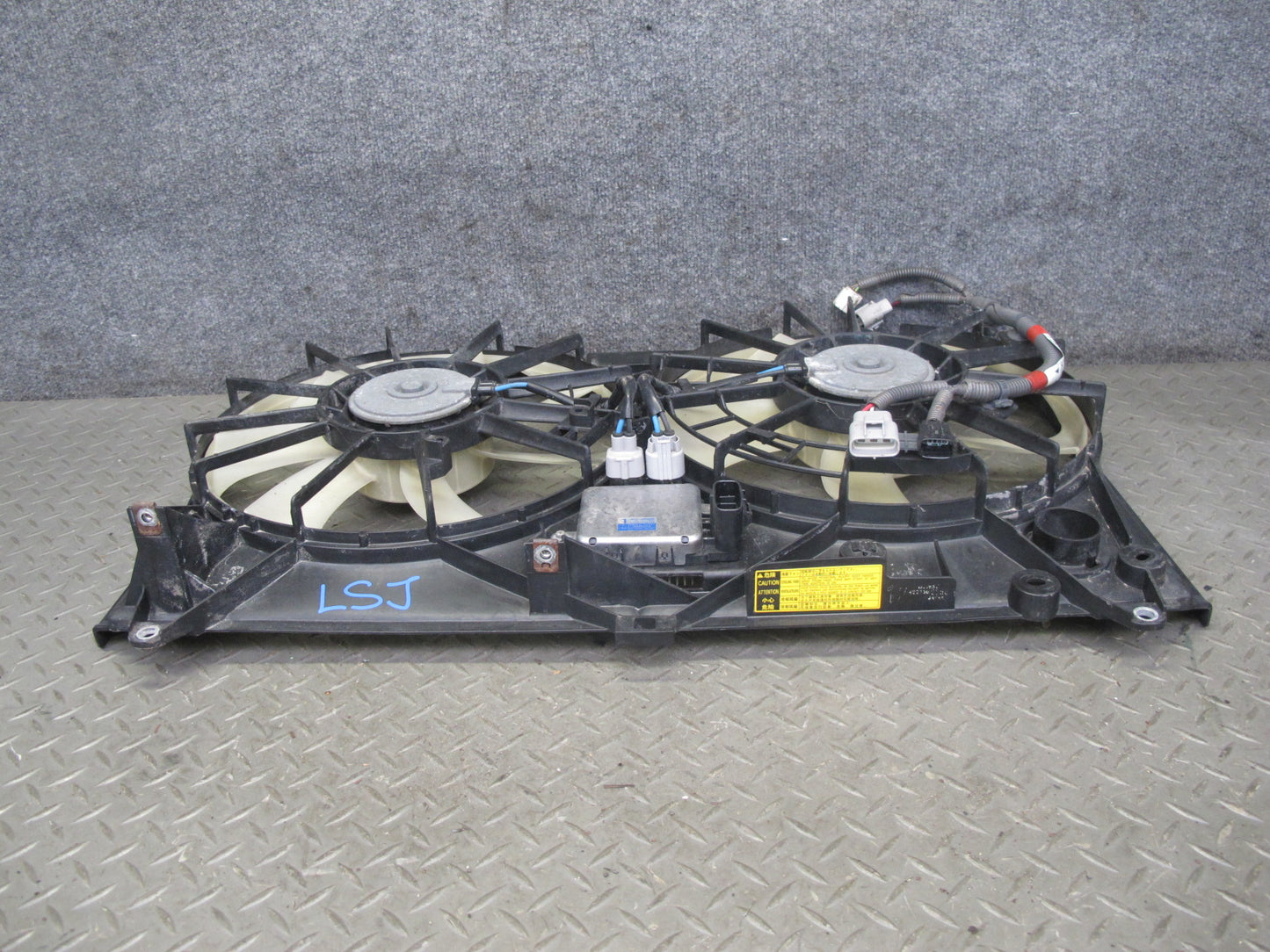 08-16 Lexus UVF46 LS600h AWD Engine Radiator Dual Cooling Fan w Shroud OEM