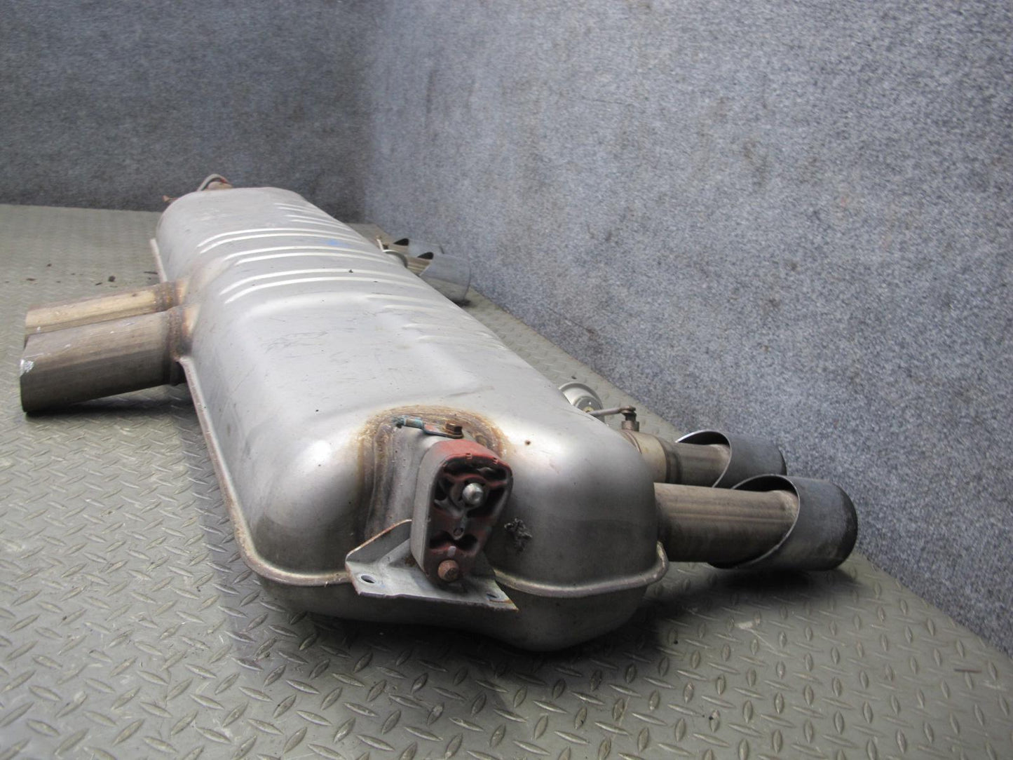 2010-2014 BMW E71 X5M X6M Rear Exhaust Muffler w Tips 7590335