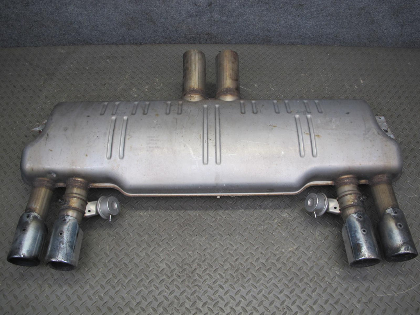 2010-2014 BMW E71 X5M X6M Rear Exhaust Muffler w Tips 7590335