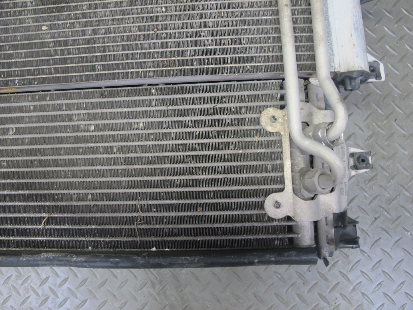 2003-2006 Porsche Cayenne 955 4.5L Turbo Engine Radiator A/C Condenser Fan Assy