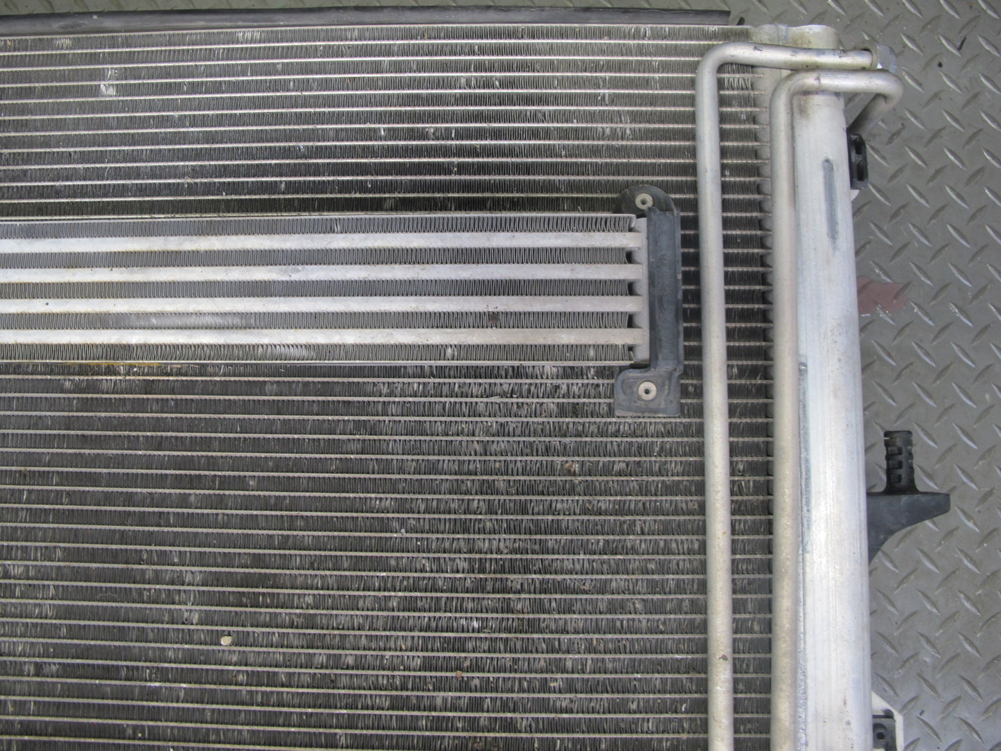 2003-2006 Porsche Cayenne 955 4.5L Turbo Engine Radiator A/C Condenser Fan Assy