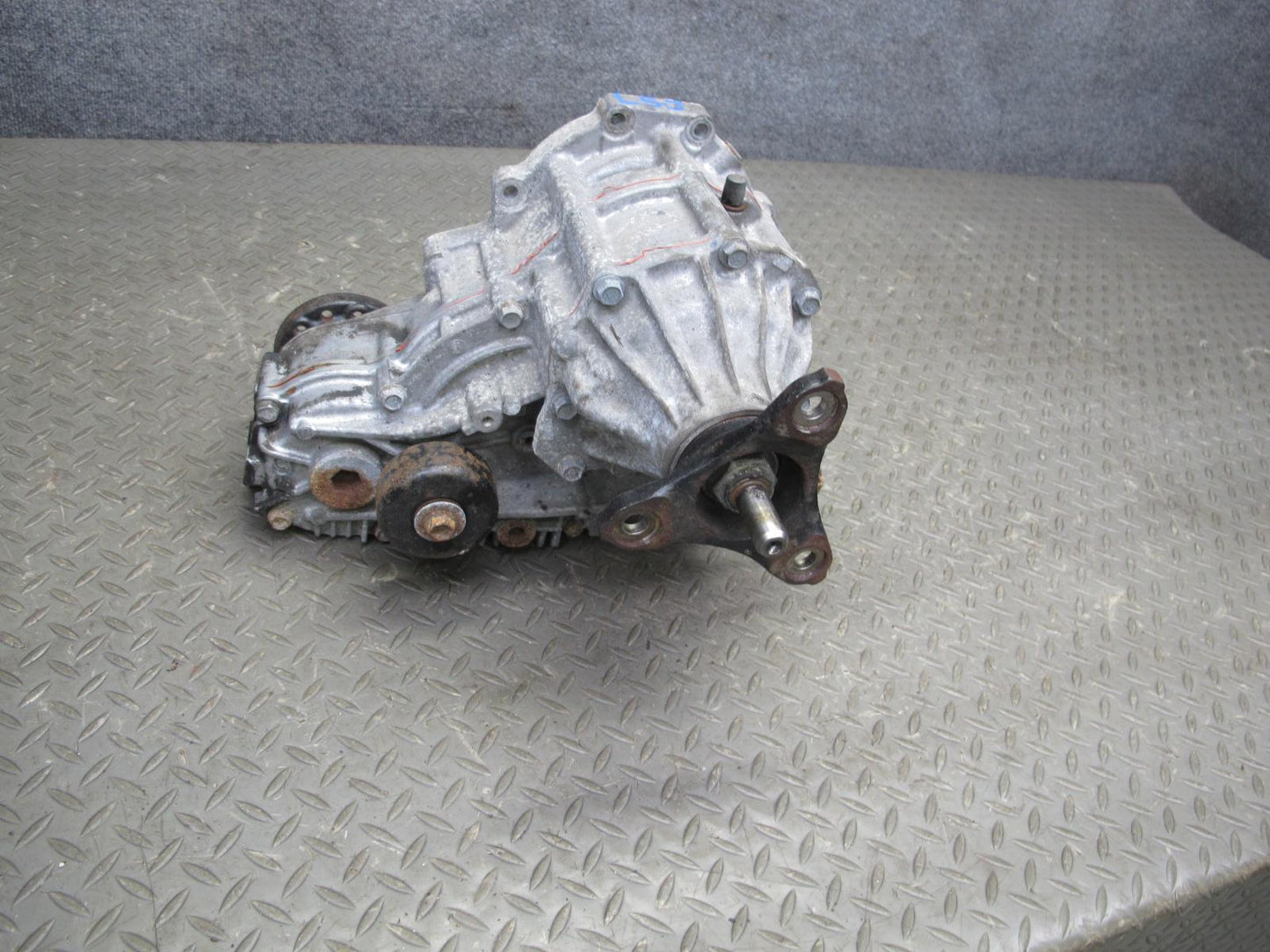 08-17 Lexus UVF46 LS600h LS460 AWD Transfer Case Box 36100-HRB001 OEM