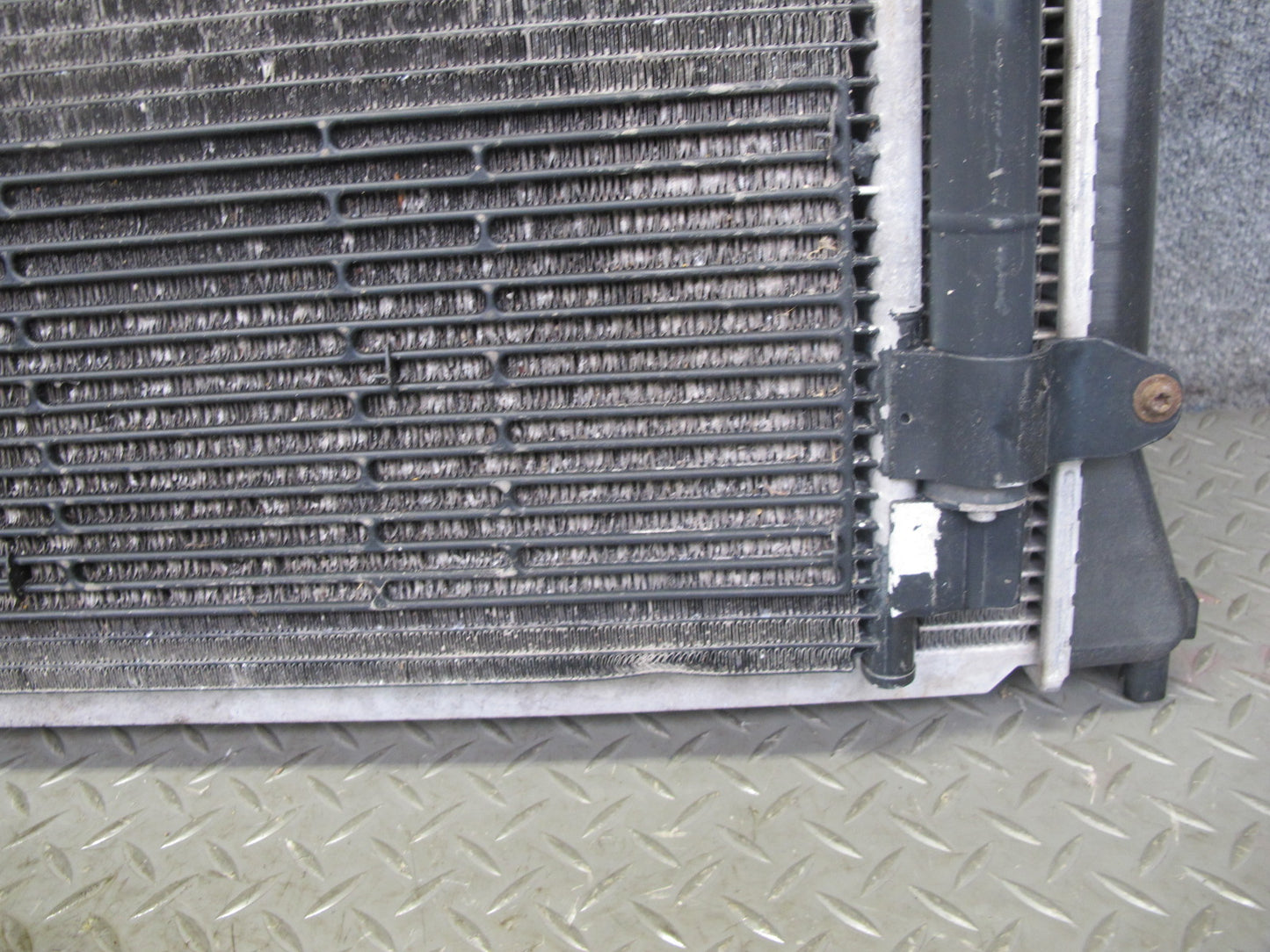 2008 VW R32 VR6 3.2L Engine Cooling Radiator A/C Condenser Fan Shroud Assy OEM