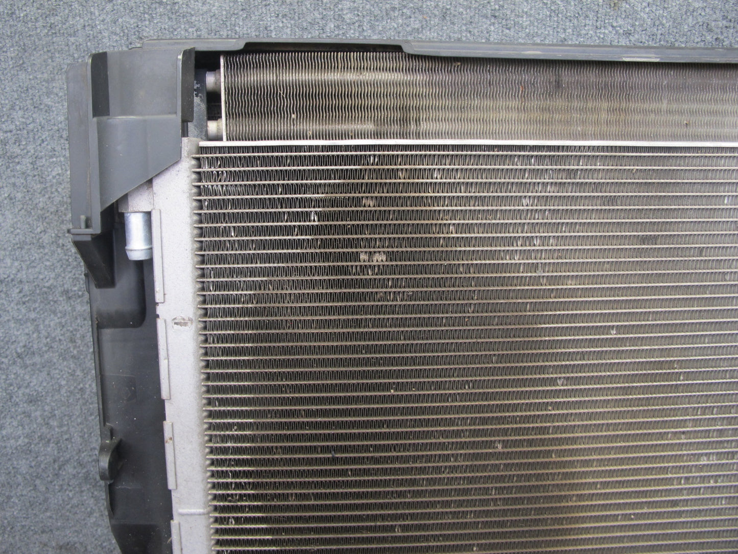 2010-2014 BMW E70 E71 X5M X6M S63 Engine Radiator Condenser Cooling Fan Shroud