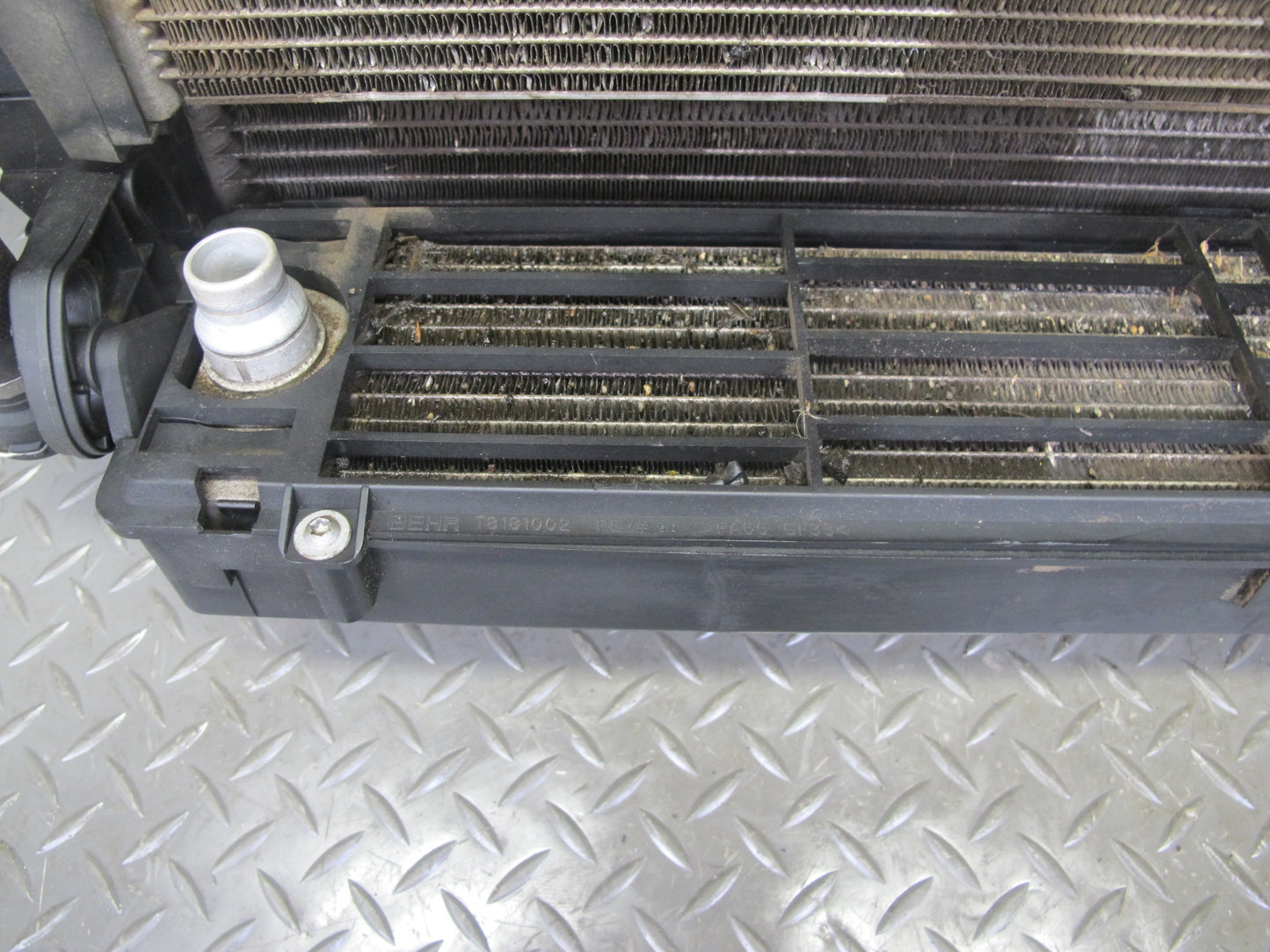 2010-2014 BMW E70 E71 X5M X6M S63 Engine Radiator Condenser Cooling Fan Shroud