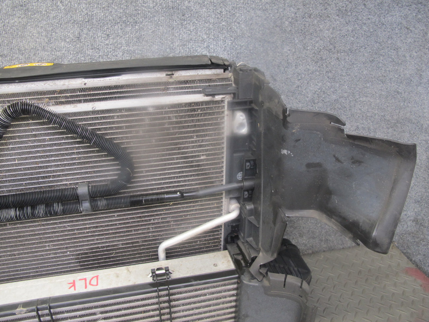 2012-2015 Mercedes R172 SLK250 Engine Radiator Condenser Fan Core Support Assy