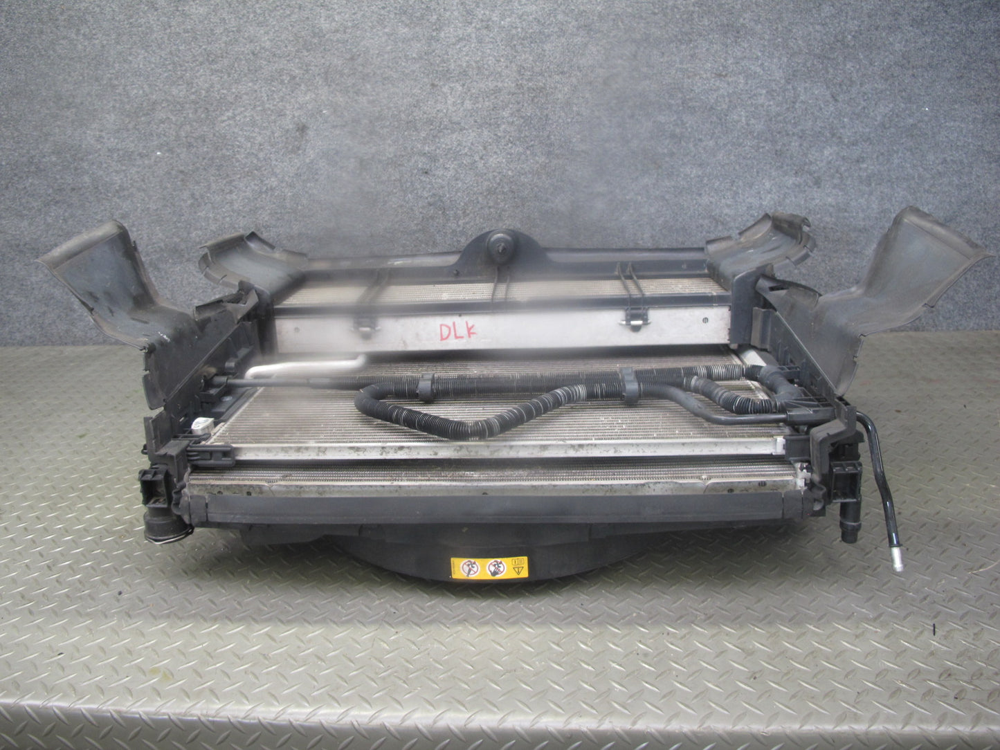 2012-2015 Mercedes R172 SLK250 Engine Radiator Condenser Fan Core Support Assy