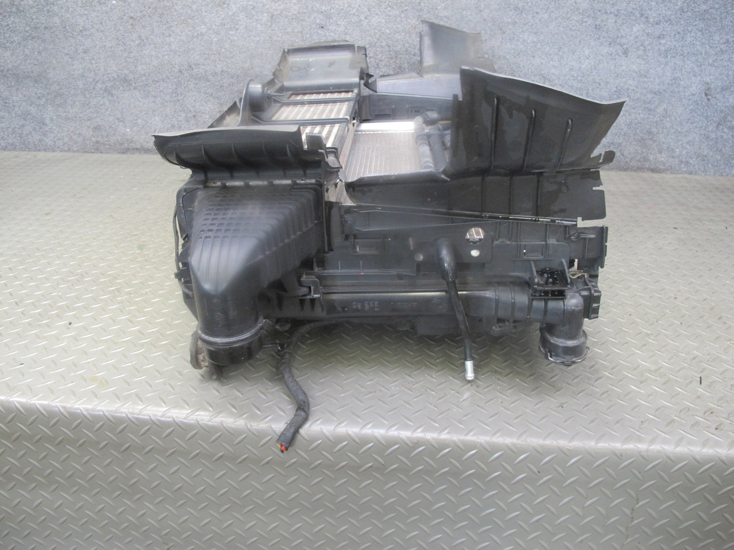 2012-2015 Mercedes R172 SLK250 Engine Radiator Condenser Fan Core Support Assy
