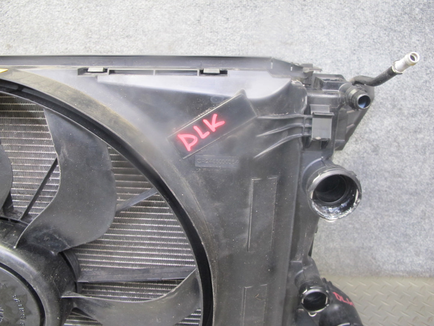 2012-2015 Mercedes R172 SLK250 Engine Radiator Condenser Fan Core Support Assy
