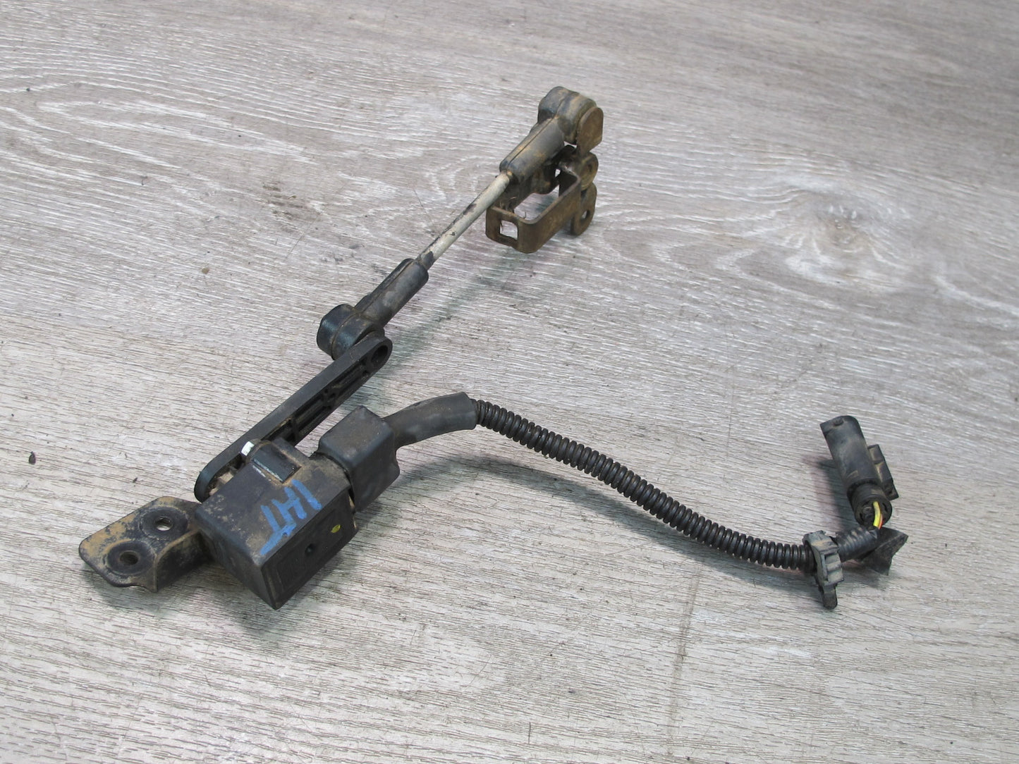 2003-2007 Hummer H2 Rear Left Driver Side Suspension Height Level Sensor